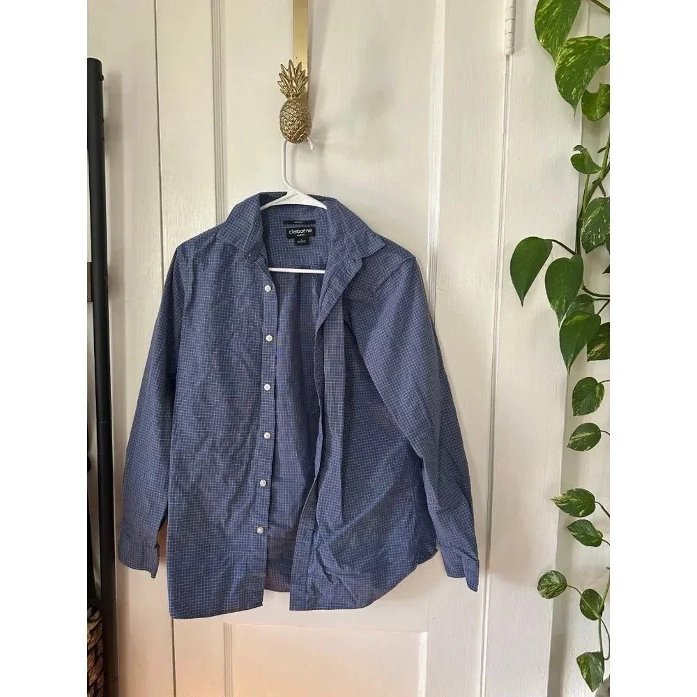 Claiborne Men’s size Small Slim Fit button down